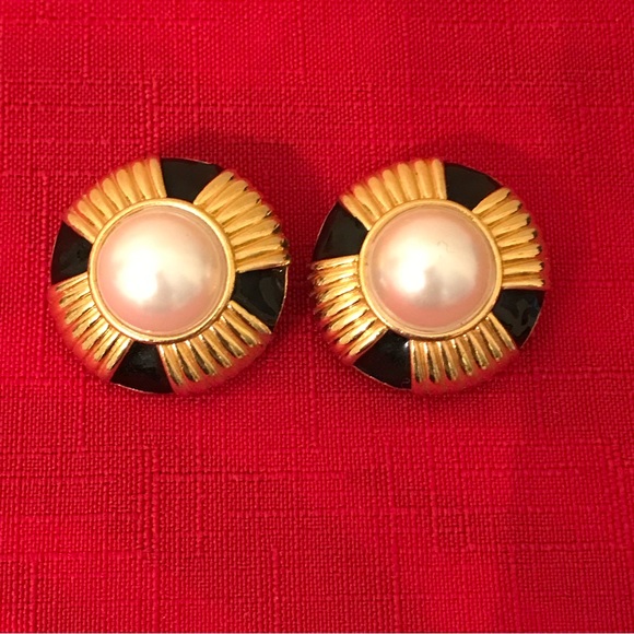 Vintage 80’s Black Enamel Faux Pearl Clip-On Earrings - Picture 1 of 2